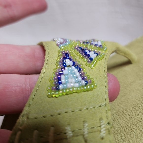 Minnetonka Green Leather Beaded Flip Flop Thong Sandals Size 7 New - Picture 11 of 16